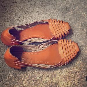 AE slip on braided flat - in good condition